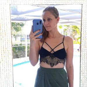 Black spaghetti strap lace crop top